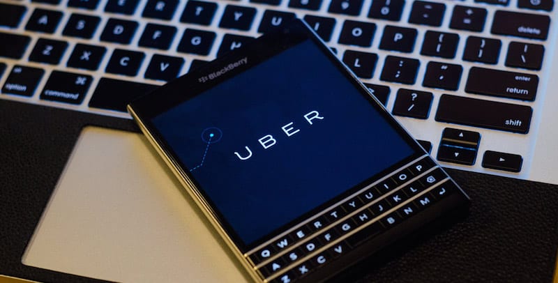 BBM se integra con Uber para pedir servicios sin salir de la app