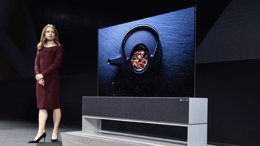 LG presenta de manera oficial la primera TV enrollable
